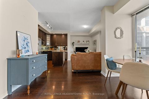 Photo 6 at 916 - 628 Fleet Street, Niagara, Toronto