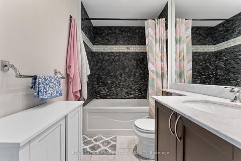 Photo 18 at 916 - 628 Fleet Street, Niagara, Toronto