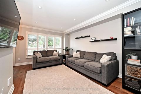 Photo 9 at 99 Sandfield Drive, Aurora Highlands, Aurora