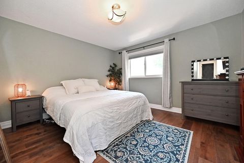 Photo 16 at 99 Sandfield Drive, Aurora Highlands, Aurora