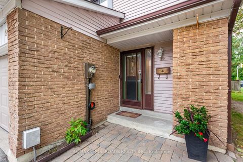 Photo 2 at 22 - 260 Avenue Road, North Richvale, Richmond Hill