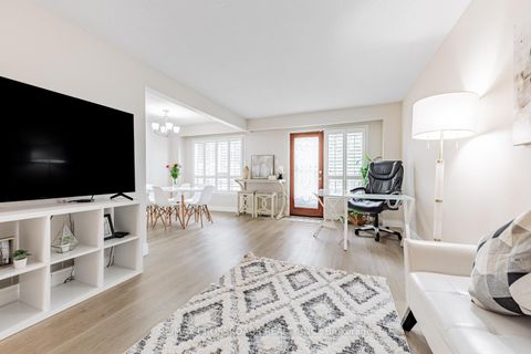Photo 4 at 22 - 260 Avenue Road, North Richvale, Richmond Hill
