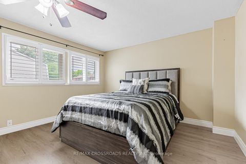 Photo 16 at 22 - 260 Avenue Road, North Richvale, Richmond Hill