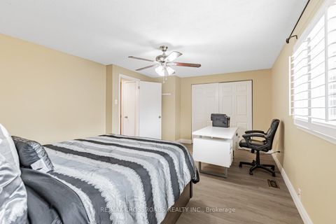 Photo 19 at 22 - 260 Avenue Road, North Richvale, Richmond Hill