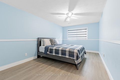 Photo 20 at 22 - 260 Avenue Road, North Richvale, Richmond Hill