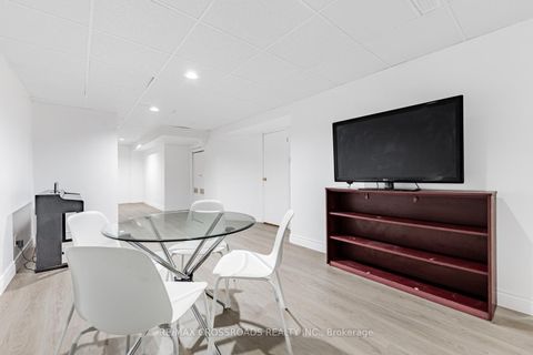 Photo 27 at 22 - 260 Avenue Road, North Richvale, Richmond Hill