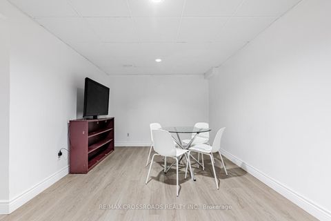 Photo 28 at 22 - 260 Avenue Road, North Richvale, Richmond Hill