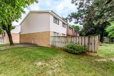 Photo 34 at 22 - 260 Avenue Road, North Richvale, Richmond Hill