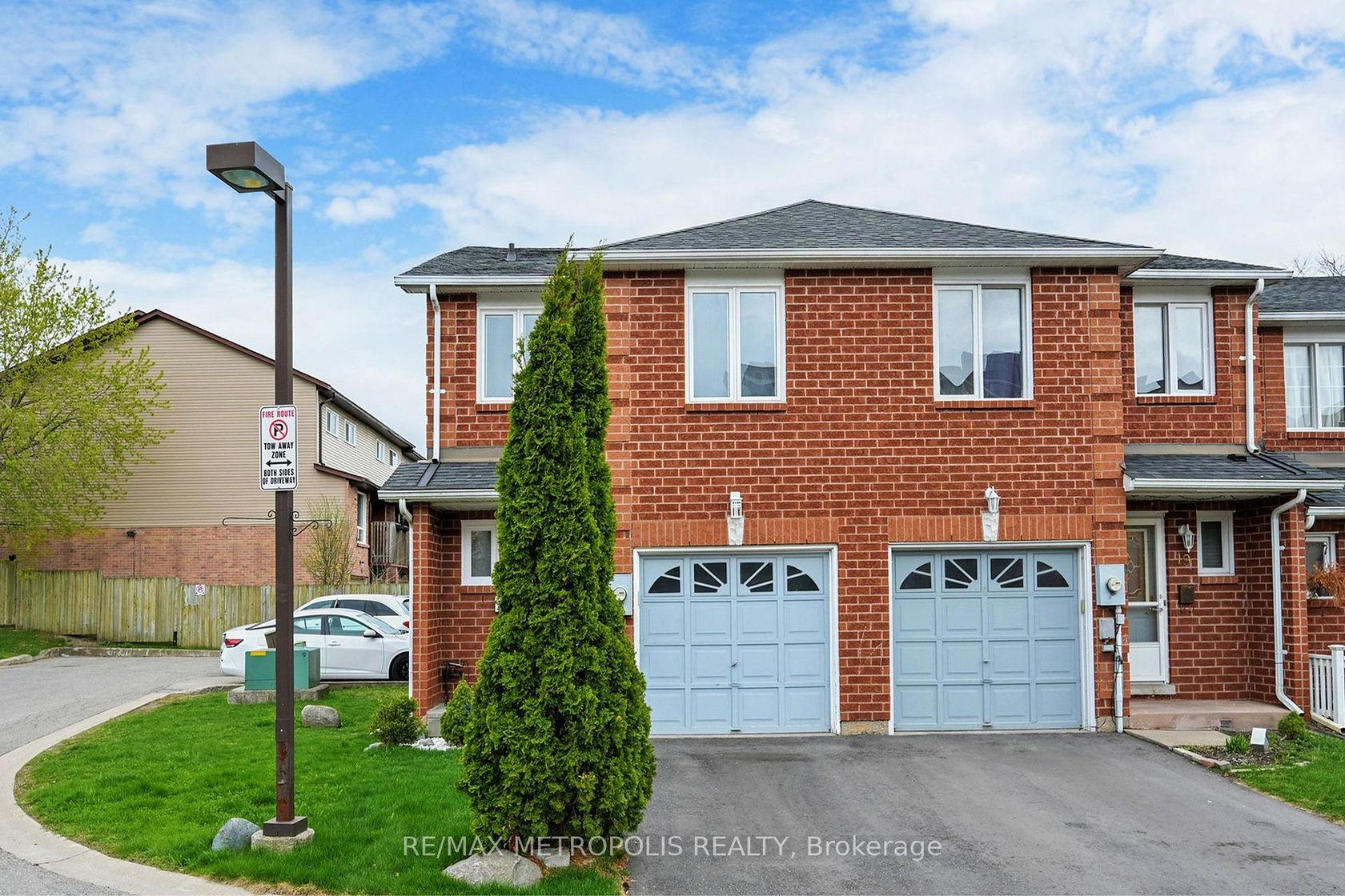 20 - 811 Wilson Road N, Pinecrest, Oshawa photo number 2