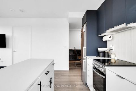 Photo 20 at 621 - 8 Tippett Road, Clanton Park, Toronto