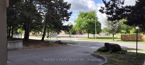Photo 3 at 209 - 165 Cherokee Boulevard, Pleasant View, Toronto