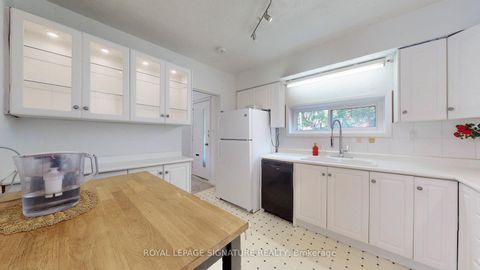 Photo 12 at 76 - 6 Esterbrooke Avenue, Don Valley Village, Toronto