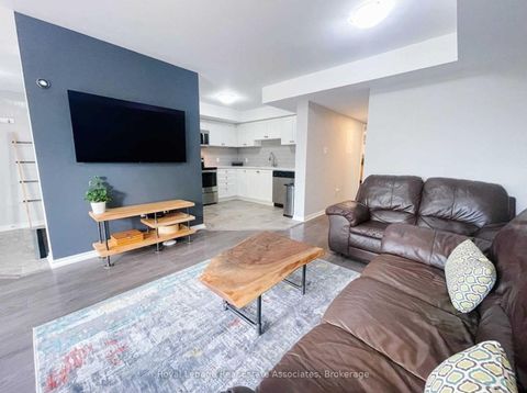 Photo 5 at 60 - 2441 Greenwich Drive, WM Westmount, Oakville