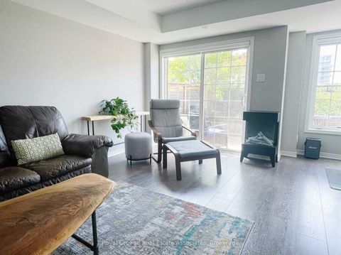 Photo 8 at 60 - 2441 Greenwich Drive, WM Westmount, Oakville