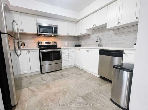 Photo 13 at 60 - 2441 Greenwich Drive, WM Westmount, Oakville