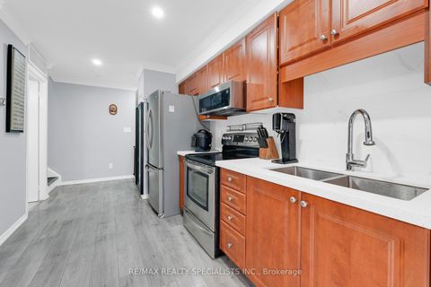 Photo 6 at 80 - 37 Four Winds Drive, York University Heights, Toronto
