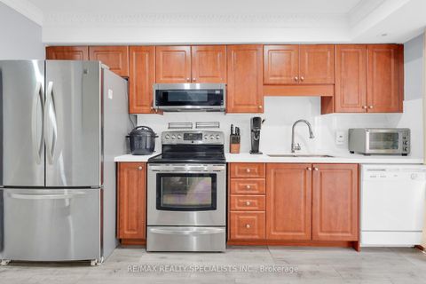 Photo 7 at 80 - 37 Four Winds Drive, York University Heights, Toronto