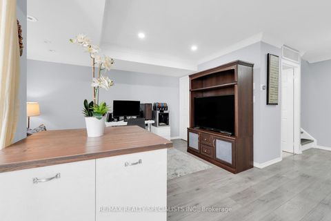 Photo 9 at 80 - 37 Four Winds Drive, York University Heights, Toronto