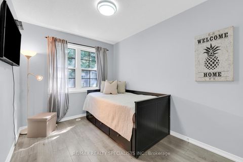 Photo 13 at 80 - 37 Four Winds Drive, York University Heights, Toronto