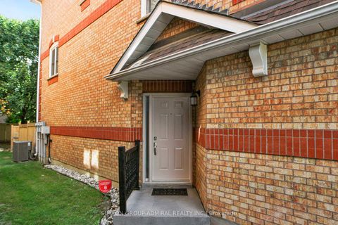 Photo 3 at 52 - 15 Edenbridge Drive, Beverley Glen, Vaughan