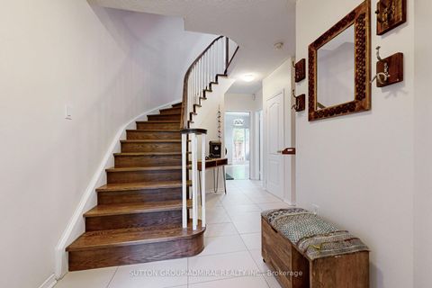 Photo 5 at 52 - 15 Edenbridge Drive, Beverley Glen, Vaughan