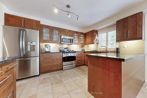 Photo 15 at 52 - 15 Edenbridge Drive, Beverley Glen, Vaughan