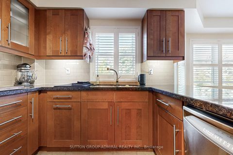 Photo 17 at 52 - 15 Edenbridge Drive, Beverley Glen, Vaughan