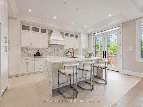 Photo 10 at 37 Sugarbush Square, Highland Creek, Toronto