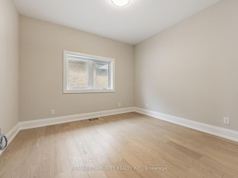 Photo 24 at 37 Sugarbush Square, Highland Creek, Toronto
