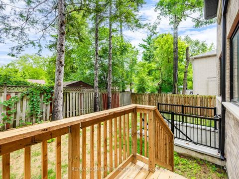 Photo 32 at 37 Sugarbush Square, Highland Creek, Toronto