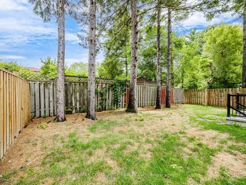 Photo 33 at 37 Sugarbush Square, Highland Creek, Toronto