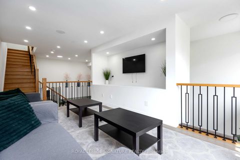 Photo 9 at 160 Byng Avenue, Oakridge, Toronto