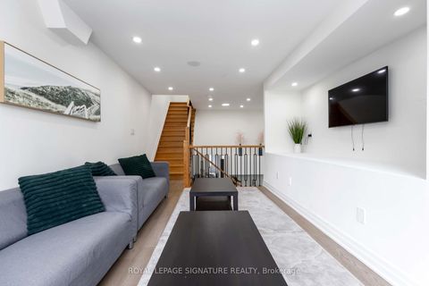 Photo 10 at 160 Byng Avenue, Oakridge, Toronto