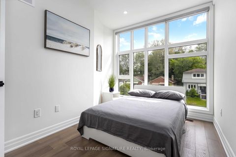 Photo 16 at 160 Byng Avenue, Oakridge, Toronto