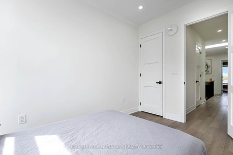 Photo 17 at 160 Byng Avenue, Oakridge, Toronto