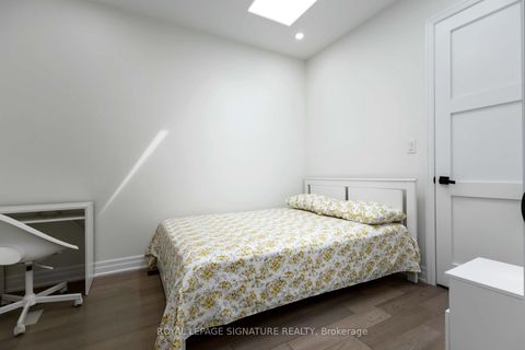 Photo 22 at 160 Byng Avenue, Oakridge, Toronto