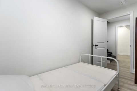 Photo 36 at 160 Byng Avenue, Oakridge, Toronto