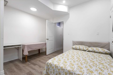 Photo 37 at 160 Byng Avenue, Oakridge, Toronto