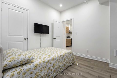 Photo 38 at 160 Byng Avenue, Oakridge, Toronto