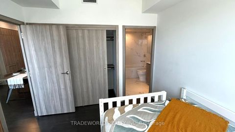 Photo 10 at 702 - 27 McMahon Drive, Bayview Village, Toronto