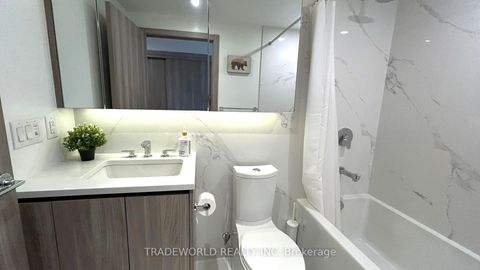 Photo 15 at 702 - 27 McMahon Drive, Bayview Village, Toronto
