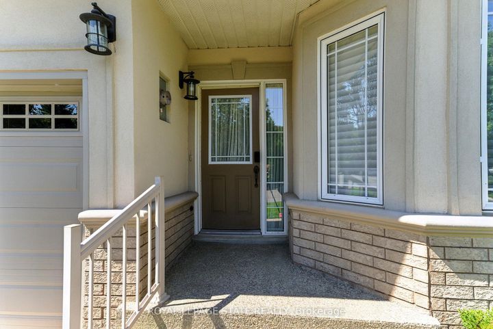 Photo 2 at 6 - 40 Wesleyan Court, Ancaster, Hamilton