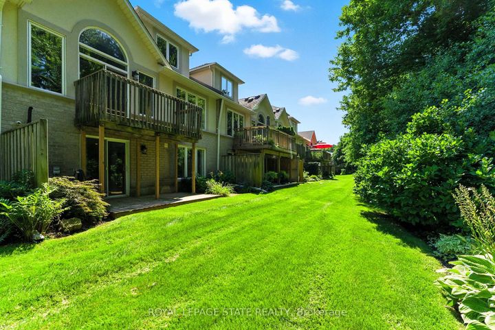 Photo 40 at 6 - 40 Wesleyan Court, Ancaster, Hamilton