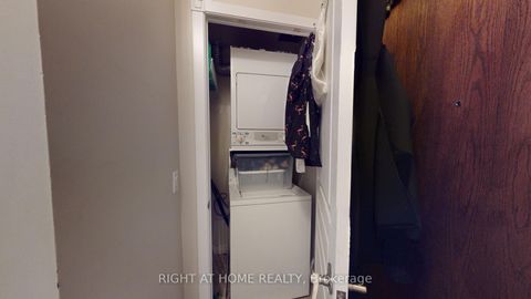 Photo 5 at 908 - 438 Richmond Street W, Waterfront Communities C1, Toronto