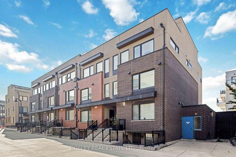 Photo 2 at 16 - 142 William Duncan Road, CFB, Toronto