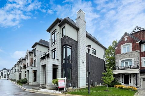 Photo 1 at 32 Globemaster Lane, Oak Ridges, Richmond Hill