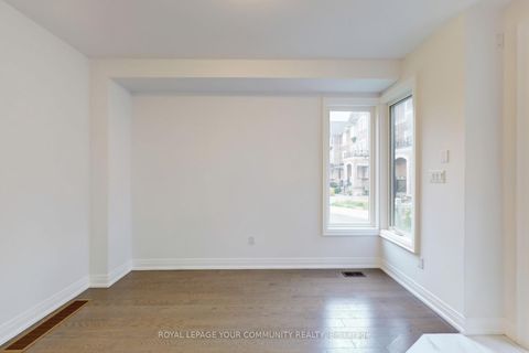 Photo 5 at 32 Globemaster Lane, Oak Ridges, Richmond Hill