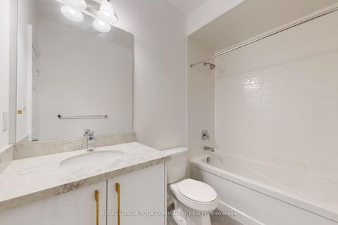 Photo 14 at 32 Globemaster Lane, Oak Ridges, Richmond Hill