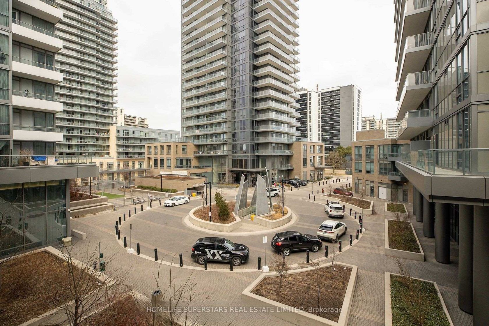 313 - 52 Forest Manor Road, Henry Farm, Toronto 