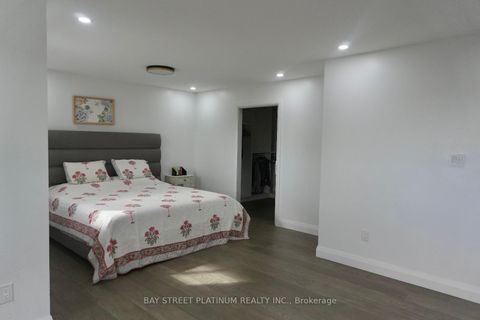 Photo 10 at 257 Killian Road, Maple, Vaughan